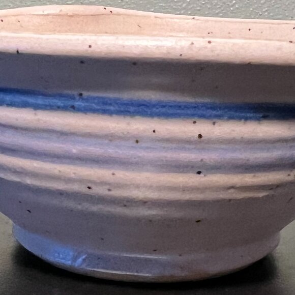 Vintage DAKOTA STONEWARE Handcrafted Heart Shaped Speckled Pottery Bowl 1989 - Picture 11 of 11